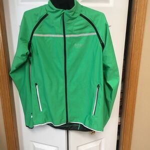 Men’s Running jacket/zip off sleeves to be a jersey